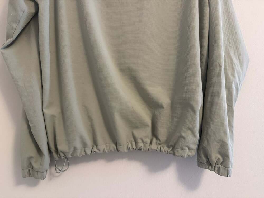Alo Yoga Ripstop 1/4 Zip On-Set Jacket - Picture 11 of 13